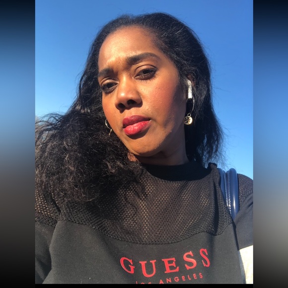 *SALE*Guess Crop Long Sleeve Sweat Shirt - Picture 4 of 9